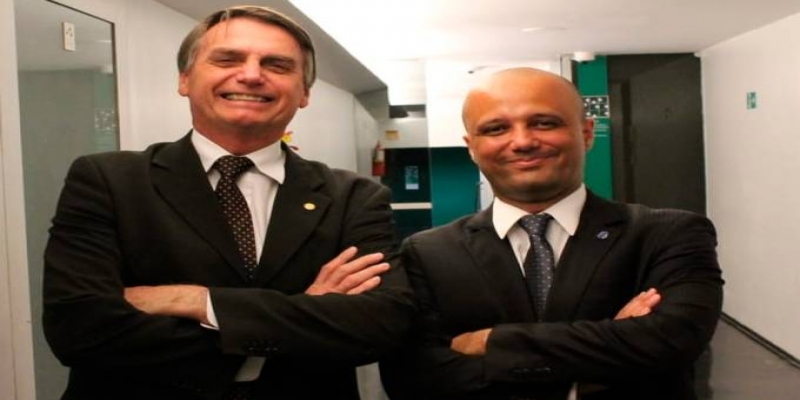 Deputados articulam projeto que dá poderes de guerra a Bolsonaro