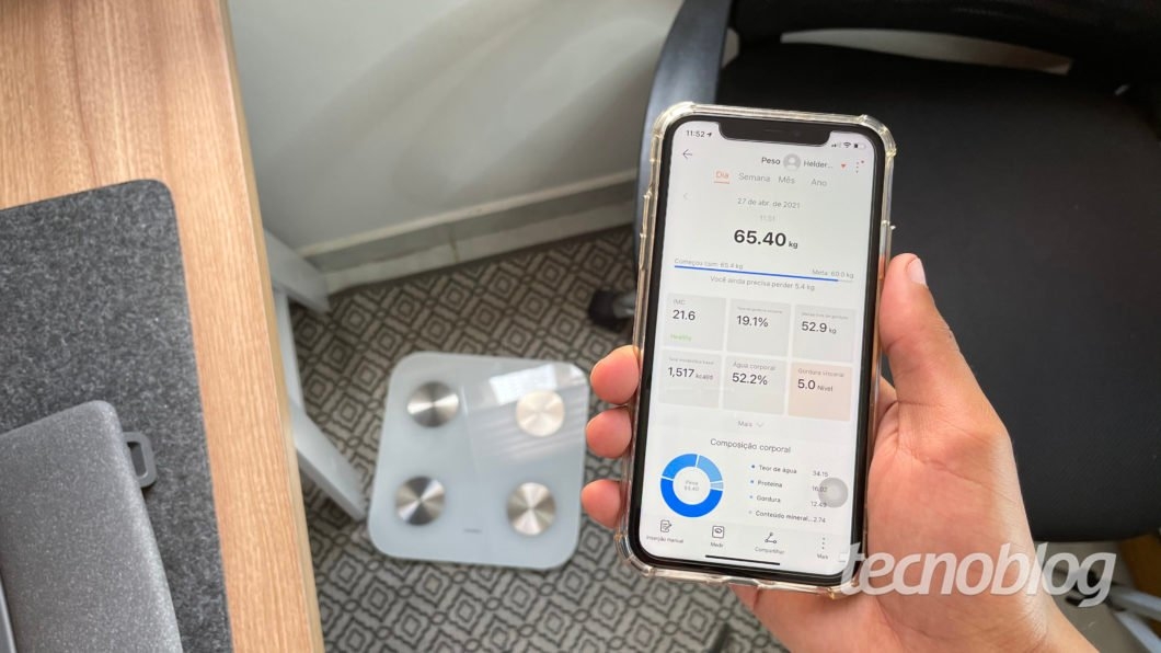 Balança inteligente Huawei Scale 3 (Imagem: Darlan Helder/Tecnoblog)