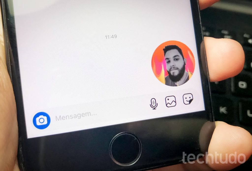 Como enviar uma figurinha de selfie no Instagram