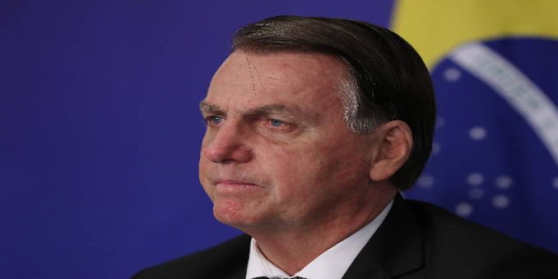 Entre Guedes e Flávia Arruda, Bolsonaro ficou com a nova ministra