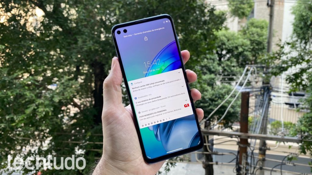 Moto G100 vs Moto G9 Plus: compare ficha técnica e preço