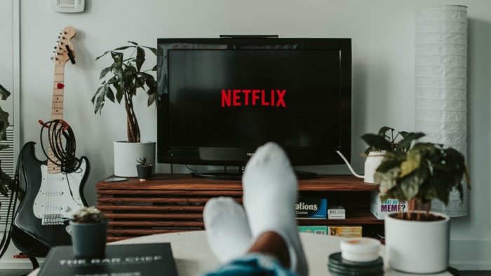 Netflix (Imagem: Mollie Sivaram/Unsplash)