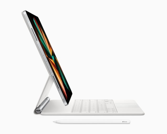 Novo iPad Pro tem porta Thunderbolt e pode ser usado com teclado e caneta (Imagem: Reprodução/Apple)