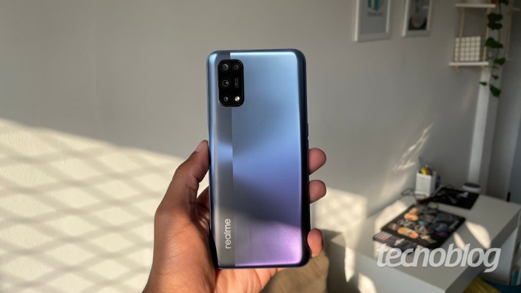 Realme 7 5G (Imagem: Darlan Helder/Tecnoblog)