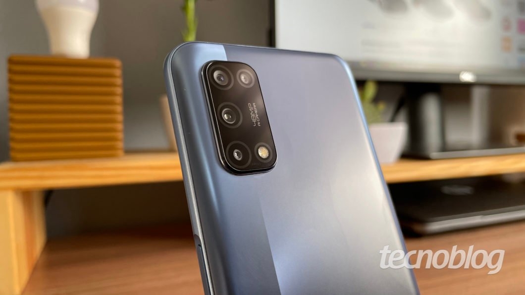 Realme 7 5G (Imagem: Darlan Helder/Tecnoblog)