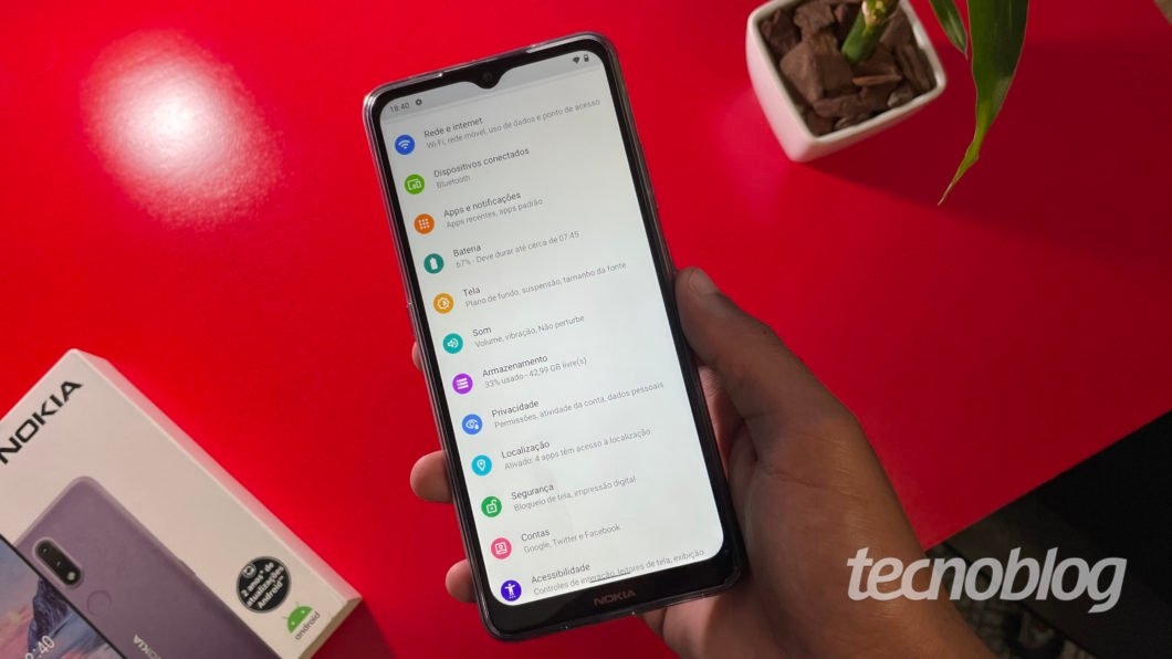 Nokia 2.4 (Imagem: Darlan Helder/Tecnoblog)