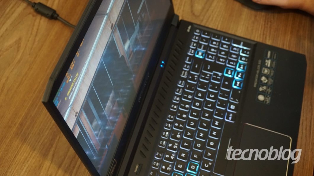 Acer Predator Helios 300 (Imagem: André Fogaça/Tecnoblog)