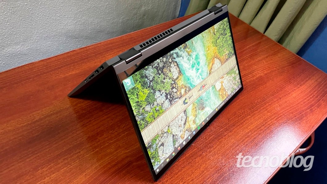 Lenovo Ideapad Flex 5i (imagem: Emerson Alecrim/Tecnoblog)