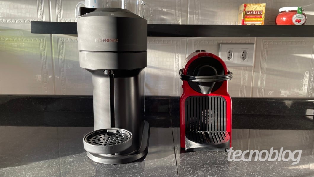 Nespresso Vertuo Next e Nespresso Inissia (Imagem: Darlan Helder/Tecnoblog)