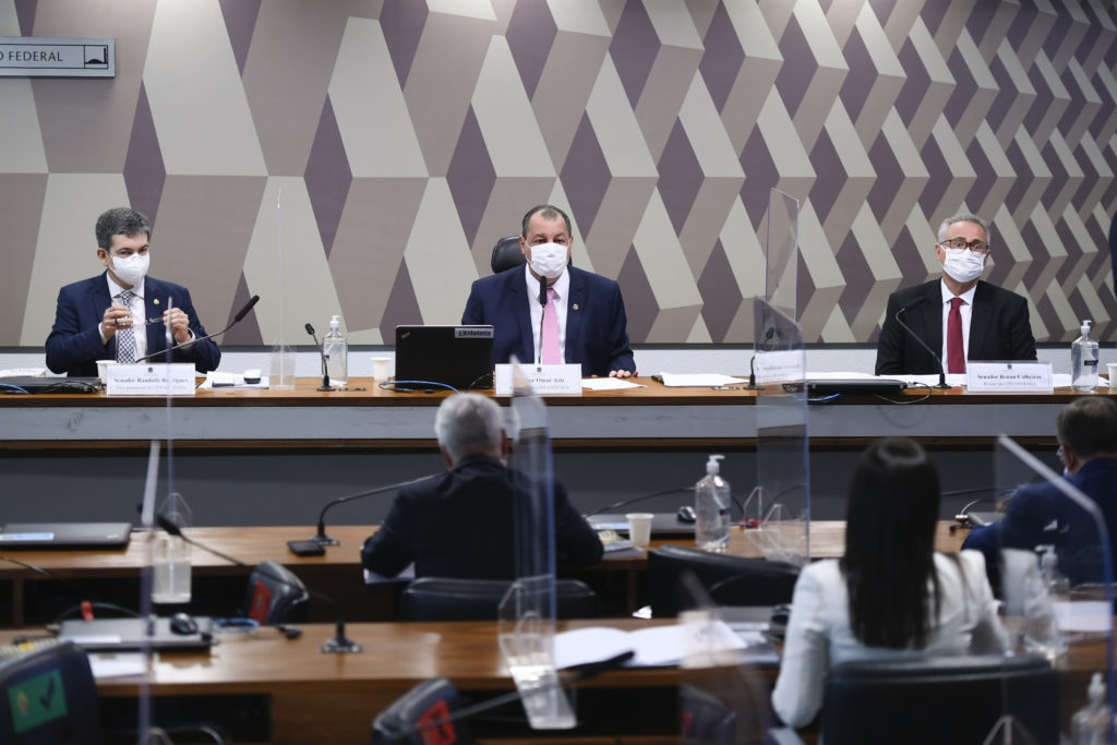 CPI da Covid aprova relatório de Renan Calheiros por 7 votos a 4